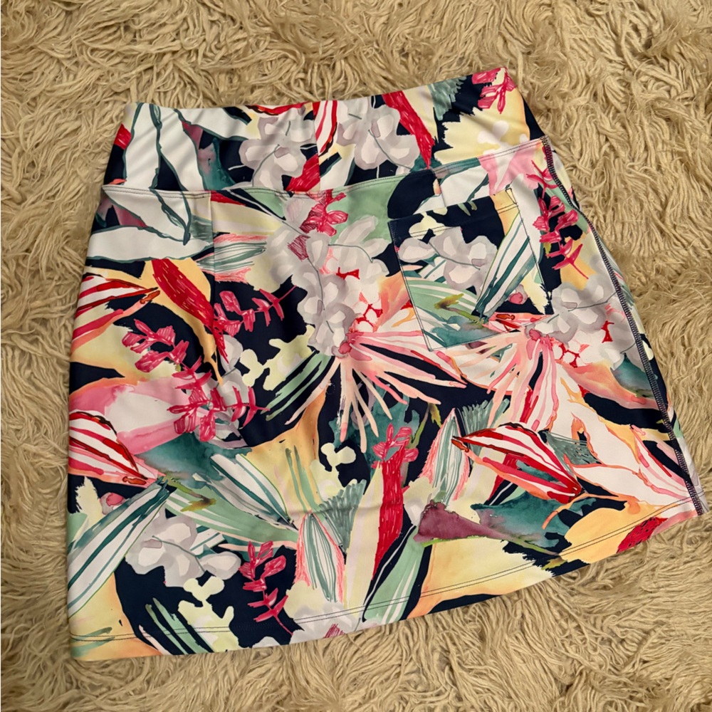 Floral “Tribal” Stitch Fix Athletic Skort Petite Small - Picture 3 of 4